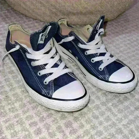 Converse Other - Converse navy blue SIZE 3 Youths